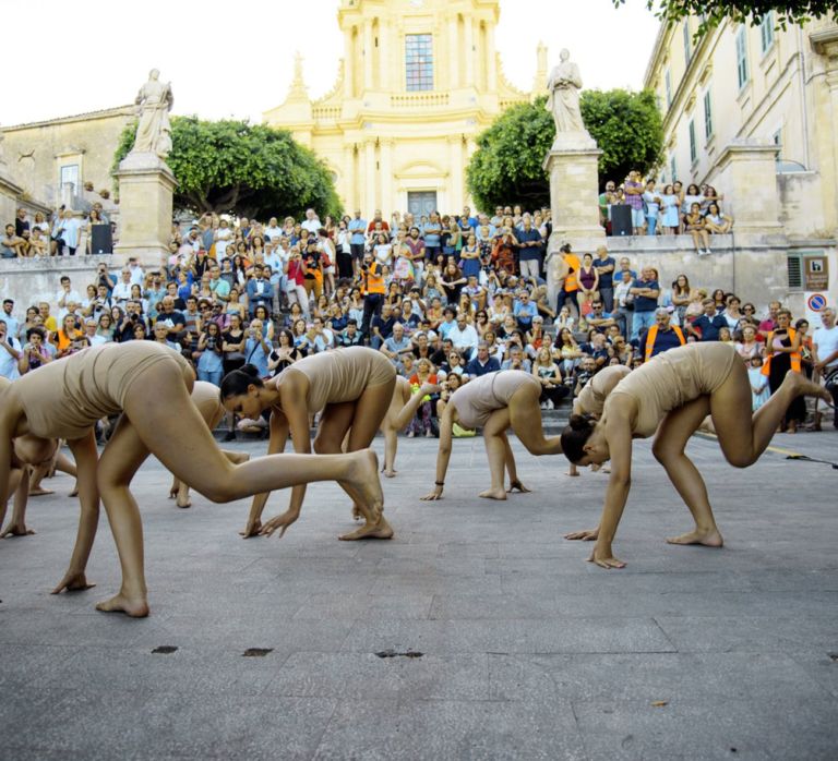 Marinella Senatore, Modica Street Musical, The Present, the Past and the Possible, 2016. Photo Andrea Samonà. Courtesy the artist and Laveronica Arte Contemporanea