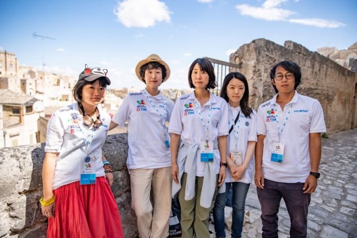 Matera 2019. Cinque volontari giapponesi. Photo Luca Centola