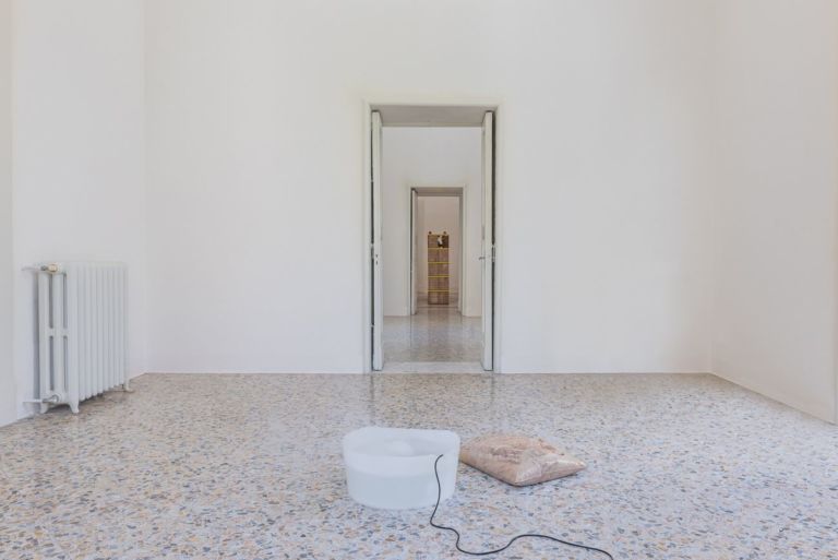 Nina Canell, Perpetuum Mobile, installation view at Progetto, Lecce 2019