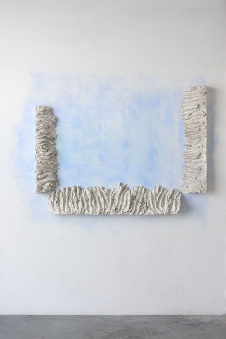 Paolo Icaro, Cornice, 1982, gesso e pigmento, cm 100x120x20. Courtesy l’artista, photo Michele Alberto Sereni