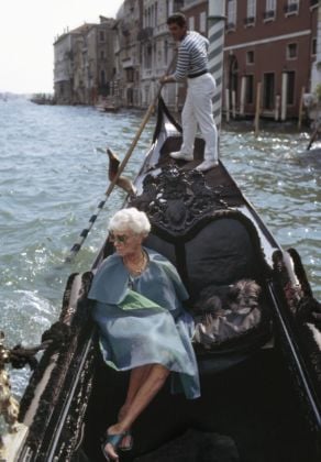 Peggy Guggenheim in gondola, Venezia, 1968. Photo Tony Vaccaro