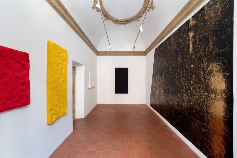 Salvatore Falci. Conwith. Installation view at Galleria Casoli De Luca, Roma 2019. Photo Daniele Molajoli