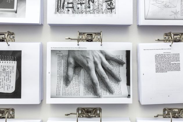 The Annotated Reader. Installation view at Quartz Studio, Torino 2019 ©bg QZ Ryan Gander Jonathan P. Watts _dettaglio