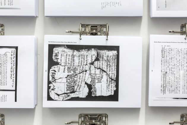 The Annotated Reader. Installation view at Quartz Studio, Torino 2019 ©bg QZ Ryan Gander Jonathan P. Watts _dettaglio
