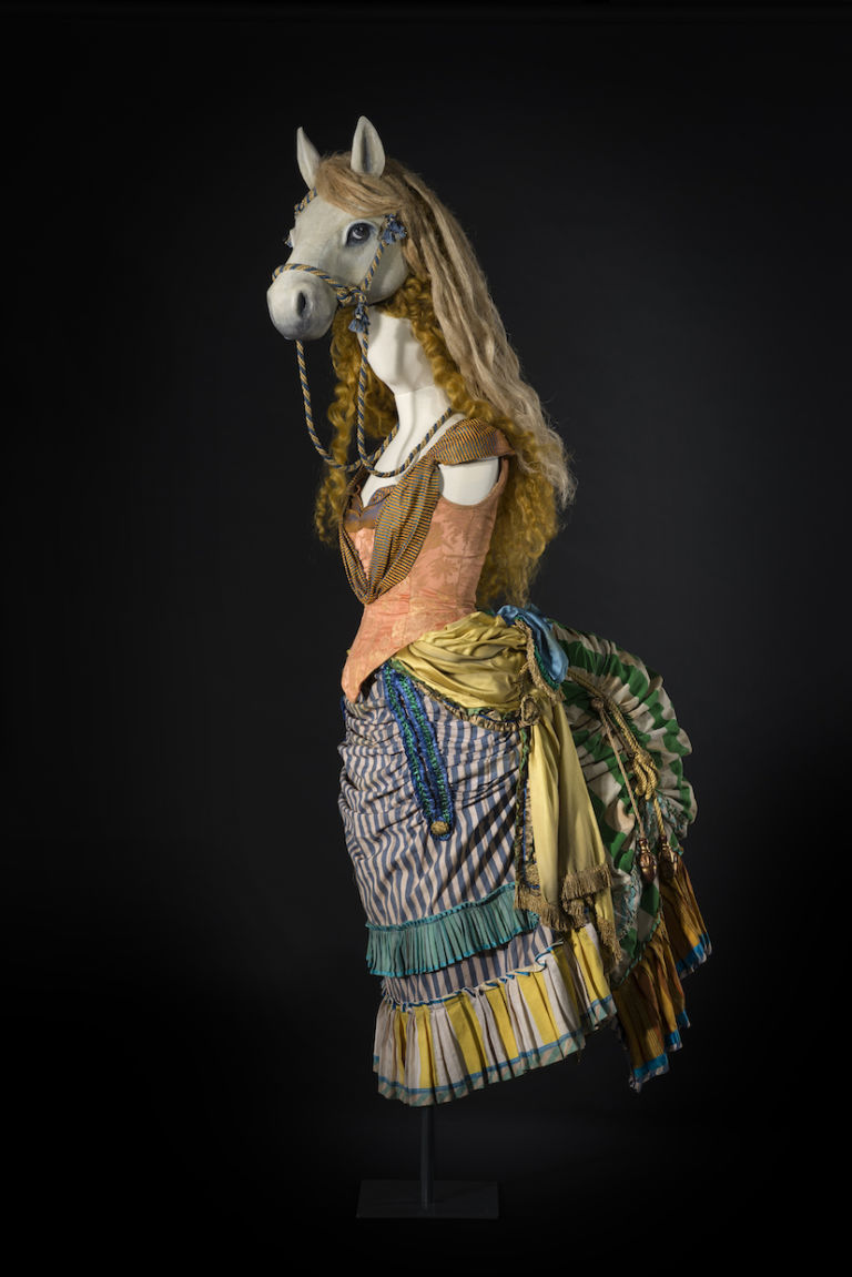 Costume Donna cavallo Costumista: Massimo Cantini Parrini, 2019. Proprietà Silvia Guidoni. Interprete: Brigida Pappalardi. Foto Leonardo Salvini
