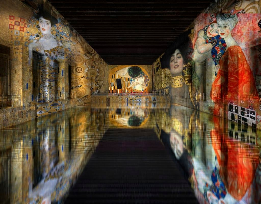 Bassins de Lumières a Bordeaux: l’ex base sottomarina oggi diventa un centro di arte digitale