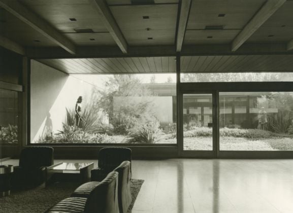 Calouste Gulbenkian Museum. Hall, 1980. Photo Manuel Ventura