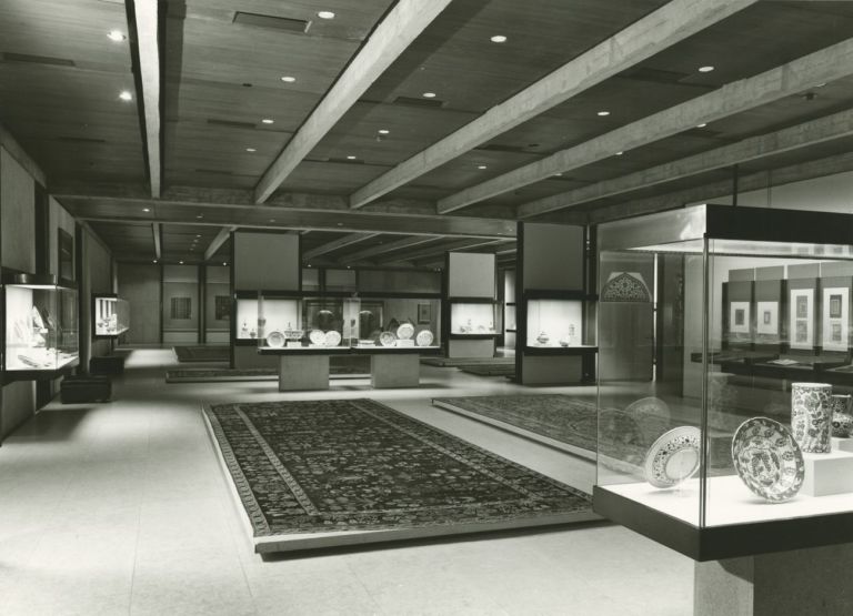 Calouste Gulbenkian Museum. Islamic East gallery, 1970. Photo Mário de Oliveira