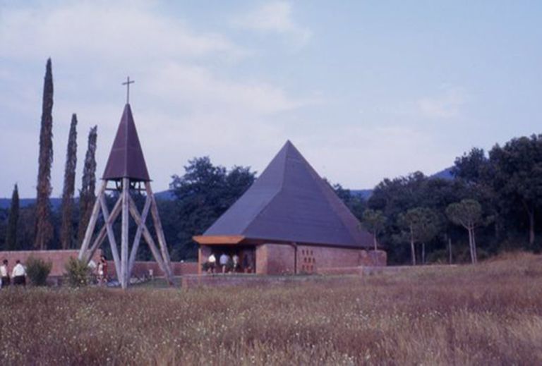 Chiesa della Sconsolata (con F. P. Piemontese), Punta Ala, 1961. Archivio Walter Di Salvo