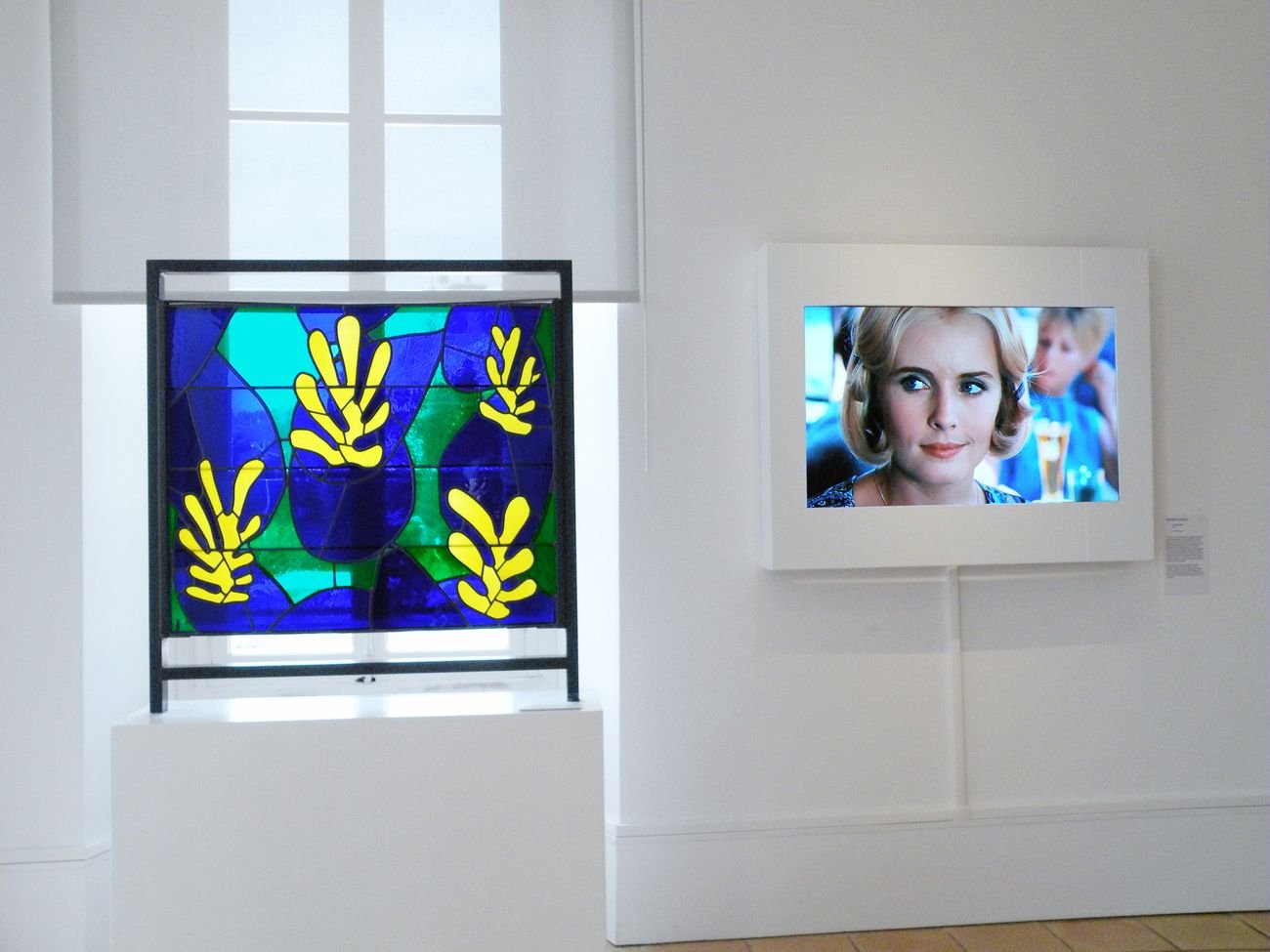 Cinématisse. Exhibition view at Musée Matisse, Nizza 2019 © Succession H. Matisse pour l’œuvre de l’artiste © Institut Lumière pour le film. Photo Ville de Nice – Musée Matisse