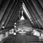 Edoardo Gellner, Villaggio Eni Chiesa di Nostra Signora del Cadore interno, Borca di Cadore, anni '50 © Archivio Studio Gellner