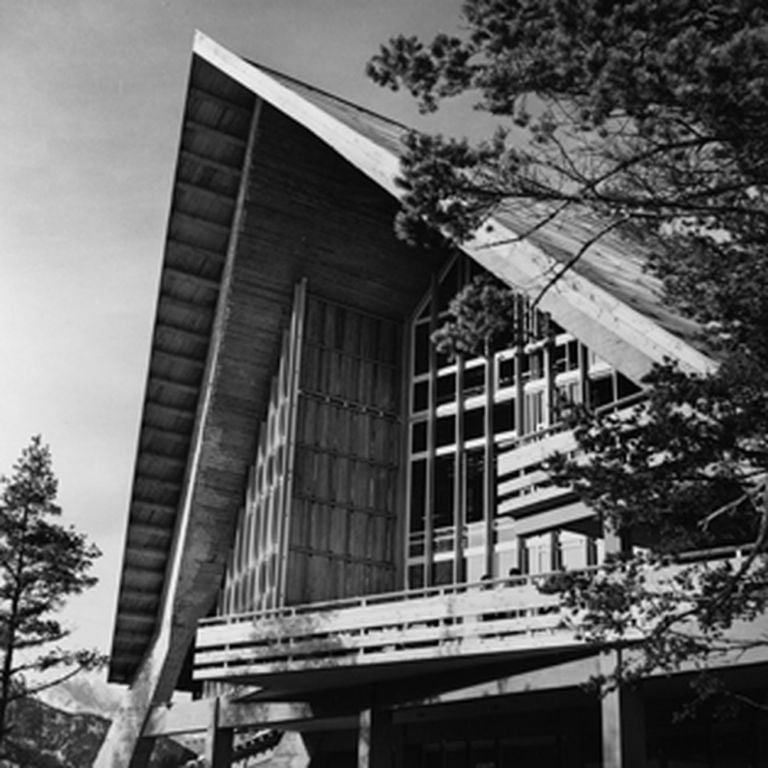 Edoardo Gellner, Villaggio Eni Colonia montana Padiglione centrale, Borca di Cadore, anni '50 © Archivio Studio Gellner