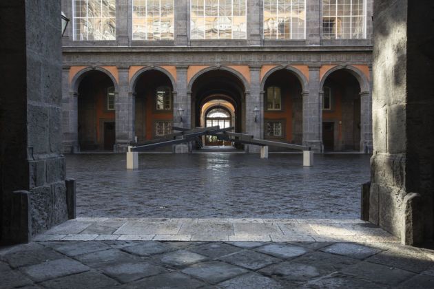 Hidetoshi Nagasawa, Pozzo nel cielo, 1999 2014. Installation view at Palazzo Reale, Napoli 2019. Photo Alessandra Cardone & Luciano Basagni © Polo museale della Campania