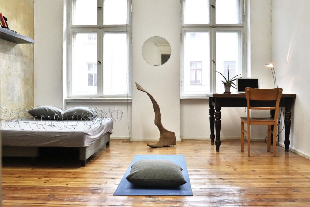 Un po’ Airbnb, un po’ studio, un po’ galleria. Il progetto di Andrea Mineo a Berlino