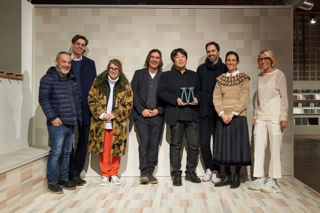 Mutina assegna il suo “non-premio” all’artista-viaggiatore giapponese Shimabuku