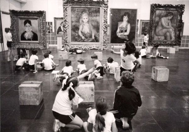 Studenti al Museu de Arte de São Paulo, 1983. Acervo do Centro de Pesquisa do MASP