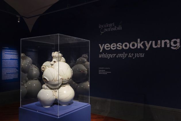 Yeesookyung. Translated Vase. Installation view at Museo e Real Bosco di Capodimonte, Napoli 2019. Photo Amedeo Benestante