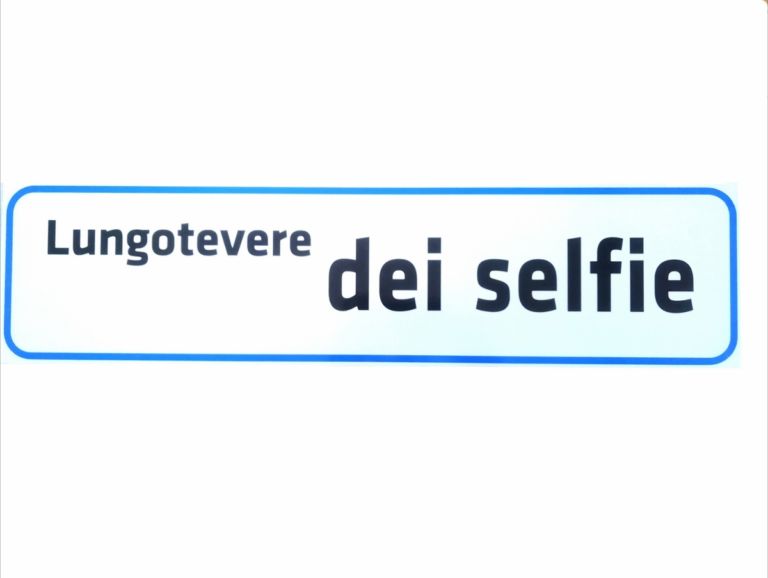 -SETUP 2020 SIMONE MARINI, Lungotevere dei selfie 2019