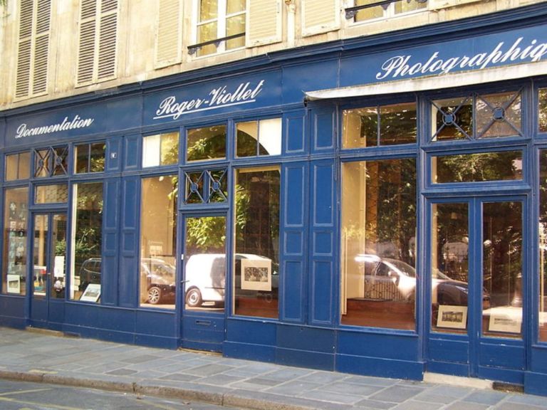 La sede dell’agenzia Roger-Viollet in Rue de Seine. Via Wikimedia