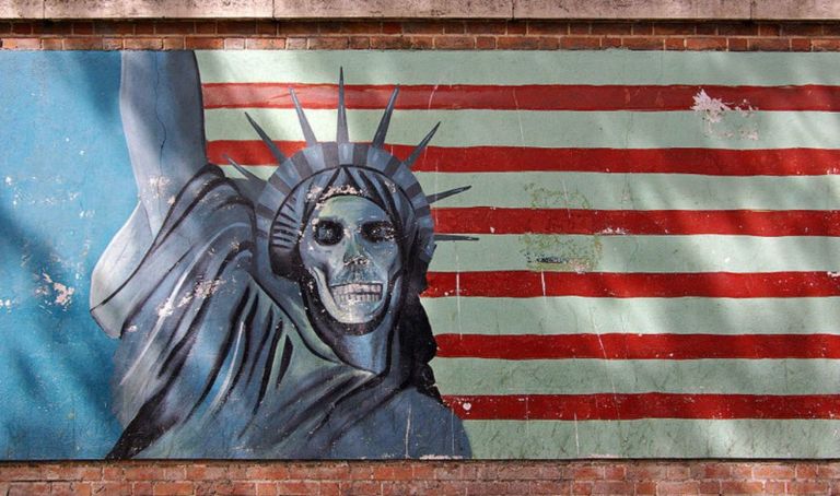 Un graffito antiamericano a Tehran