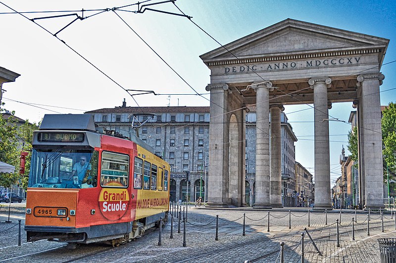 Piazza XXIV Maggio, Milano, Agosto 2018, ph. Chindea Ciprian Emil, Fonte Wikimedia