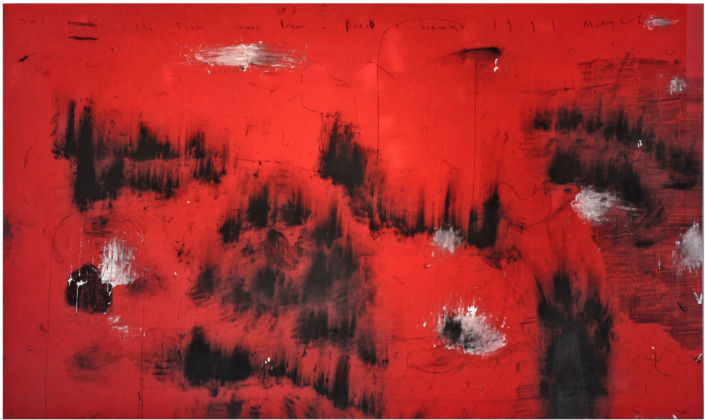 Arcangelo, Mai cerchi della terra rumori, fuoco e fiamme, tecnica mista su lenzuolo rosso, 1991