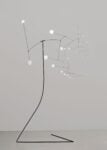 CALDE86479 hires scaled Non solo scultura. Alexander Calder in mostra da Hauser & Wirth a St. Moritz