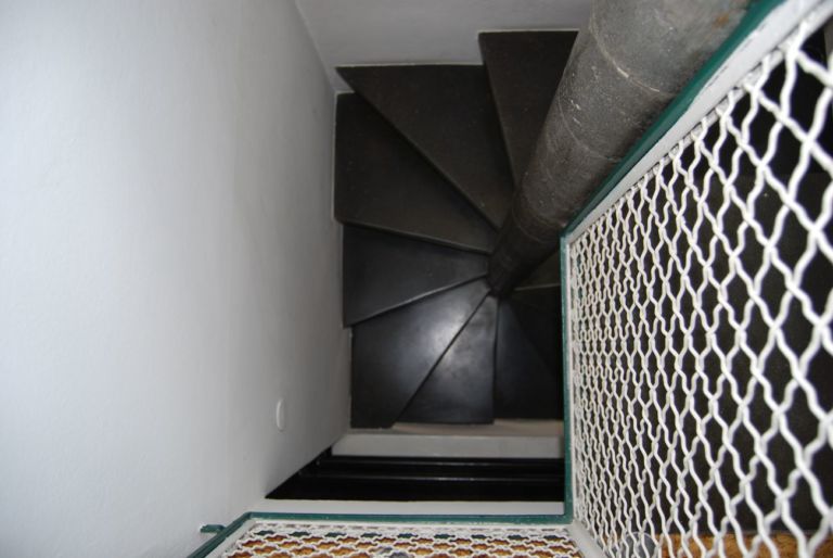 Franco Albini, Villa Pestarini, Milano. Photo courtesy Giuseppe Galbiati. Scala a chiocciola di servizio