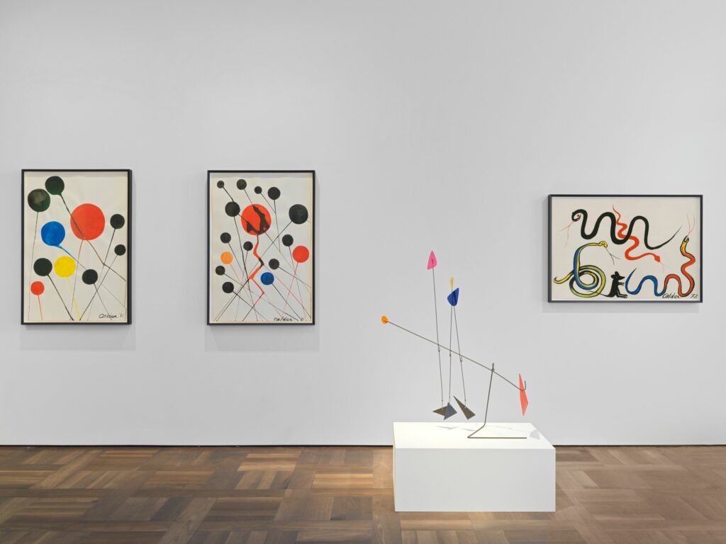 Non solo scultura. Alexander Calder in mostra da Hauser & Wirth a St. Moritz