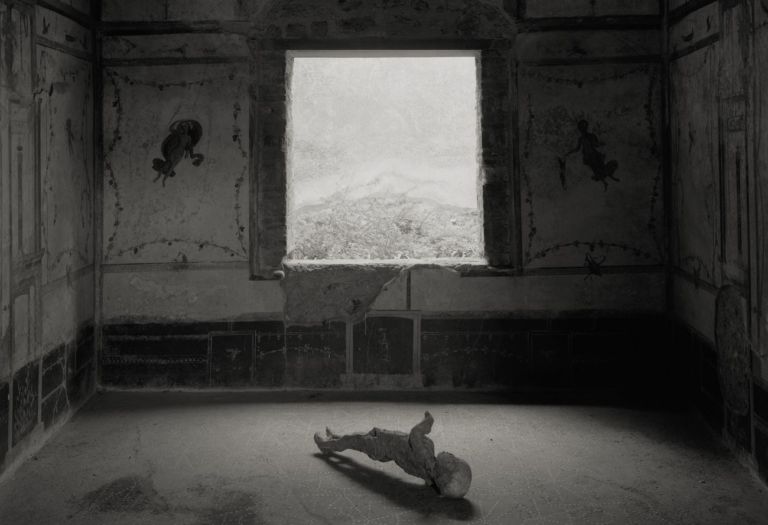 Kenro Izu, Casa degli Amorini Dorati, Pompei, 2016. Courtesy Fondazione Modena Arti Visive