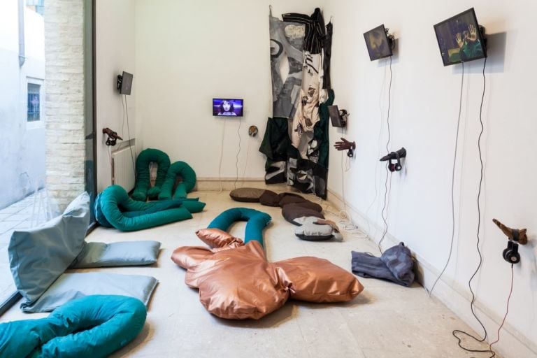 Liv Schulman, Le Goubernement, 2019. Installation view at A plus A Gallery, Venezia 2020. Photo credits Angela Colonna