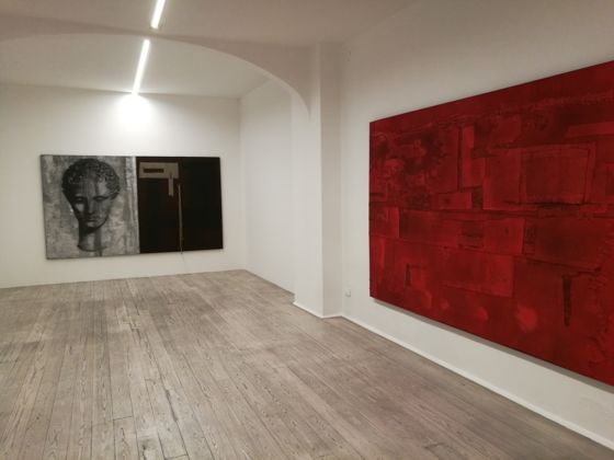 Luca Pignatelli, In un luogo dove gli opposti stanno, installation view at Galleria Poggiali, Firenze 2019. Photo Marco Ferri