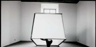 Luciano Fabro, In cubo, per Carla Lonzi, 1966. Photo Giorgio Colombo, Milano