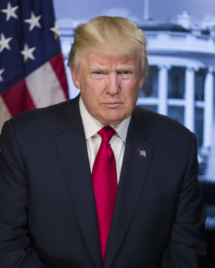 Official Portrait President Donald J. Trump 45th President of the United States. White House photo Il terrorismo di Donald Trump. Le assurde minacce ai siti Unesco in Iran