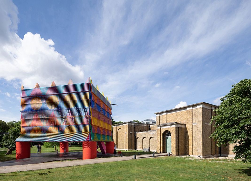 Pricegore con Yinka Ilori, Dulwich Pavilion 2019 - The Colour Palace, Londra. Photo credit Adam Scott