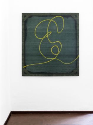 Simone Camerlengo, Filo nero, 2016, spray su rete ombreggiante, 100x100 cm. Installation view at Galleria Cesare Manzo, Pescara. Photo Pierluigi Fabrizio