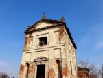 La chiesa di San Carlo di Macconago pericolante oh. Massimiliano Tonelli
