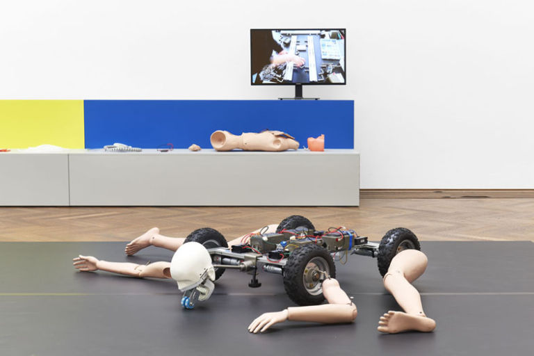 Geumhyung Jeong, Homemade RC Toy, veduta dell’installazione, Kunsthalle Basel, 2019 Foto: Philipp Hänger / Kunsthalle Basel