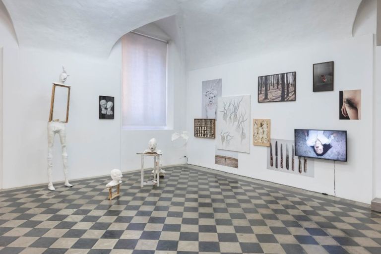 Augustin Rebetez. A Winter window. Exhibition view at 1 9unosunove, Roma 2020. Photo Giorgio Benni