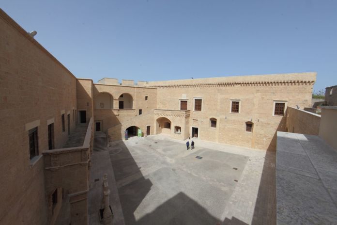 Castello di Copertino, cortile interno. Photo Beppe Gernone – Polo Museale di Puglia