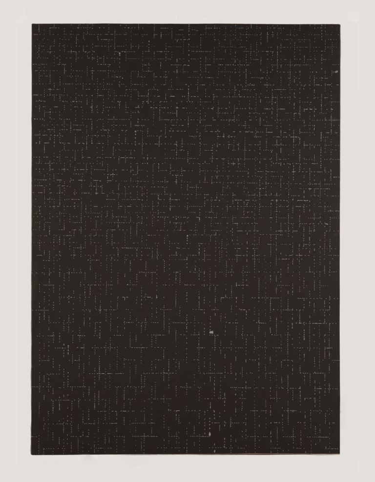 Dadamaino, L'inconscio razionale, 1975, carta intelata, 99,5x74 cm © A arte Invernizzi, Milano. Photo Bruno Bani, Milano