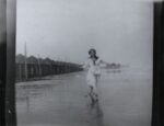 Isadora Duncan sulla spiaggia a Venezia, 1903 o 1905. Deutsches Tanzarchiv Köln SK Stiftung Kultur