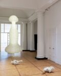 Lynda Benglis, Bikini Incandescent Column, 2002. Thomas Dane Gallery 2019 © Lynda Benglis. Courtesy the artist, Thomas Dane Gallery and Pace Gallery. Photo Amedeo Benestante