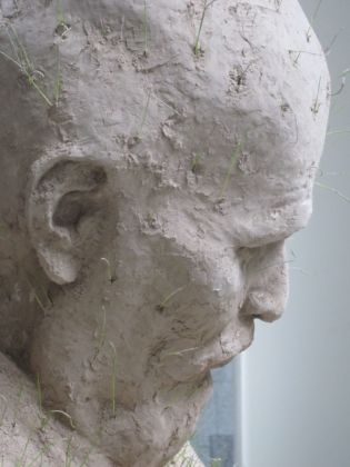 Michelangelo Consani, La rivoluzione del filo di paglia, terra cruda e semi. Courtesy AICHI Triennale, Nagoya