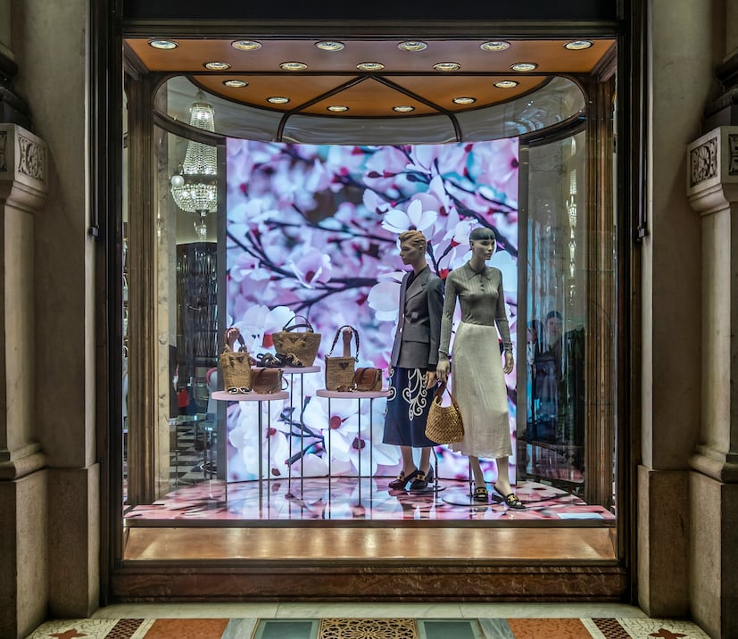 Blossom: ancora un progetto di Thomas Demand per le vetrine dei negozi Prada