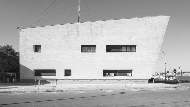 Stazione Marittima, 1998, Mario Cucinella Architects, Otranto. Photo credits Nicola Cavallera