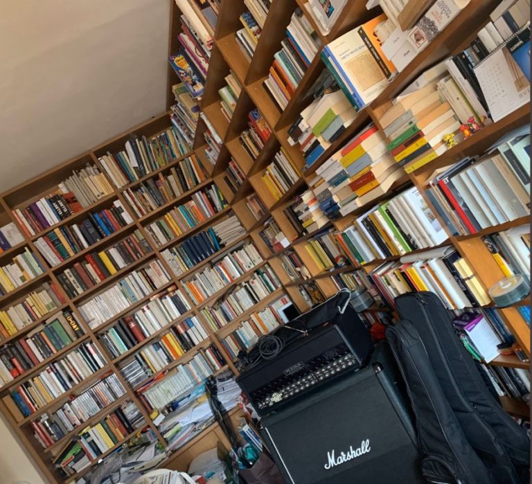 #scaffali, la tendenza twitter sulle librerie domestiche