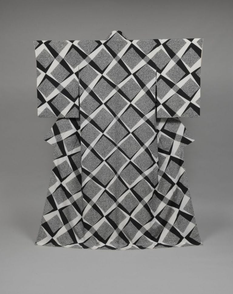 'Beyond', kimono, designed by Moriguchi Kunihiko, 2005, Japan. © Moriguchi Kunihiko