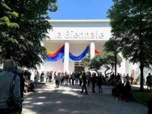 Biennale Arte 2022, Francis Alÿs rappresenterà il Belgio a Venezia