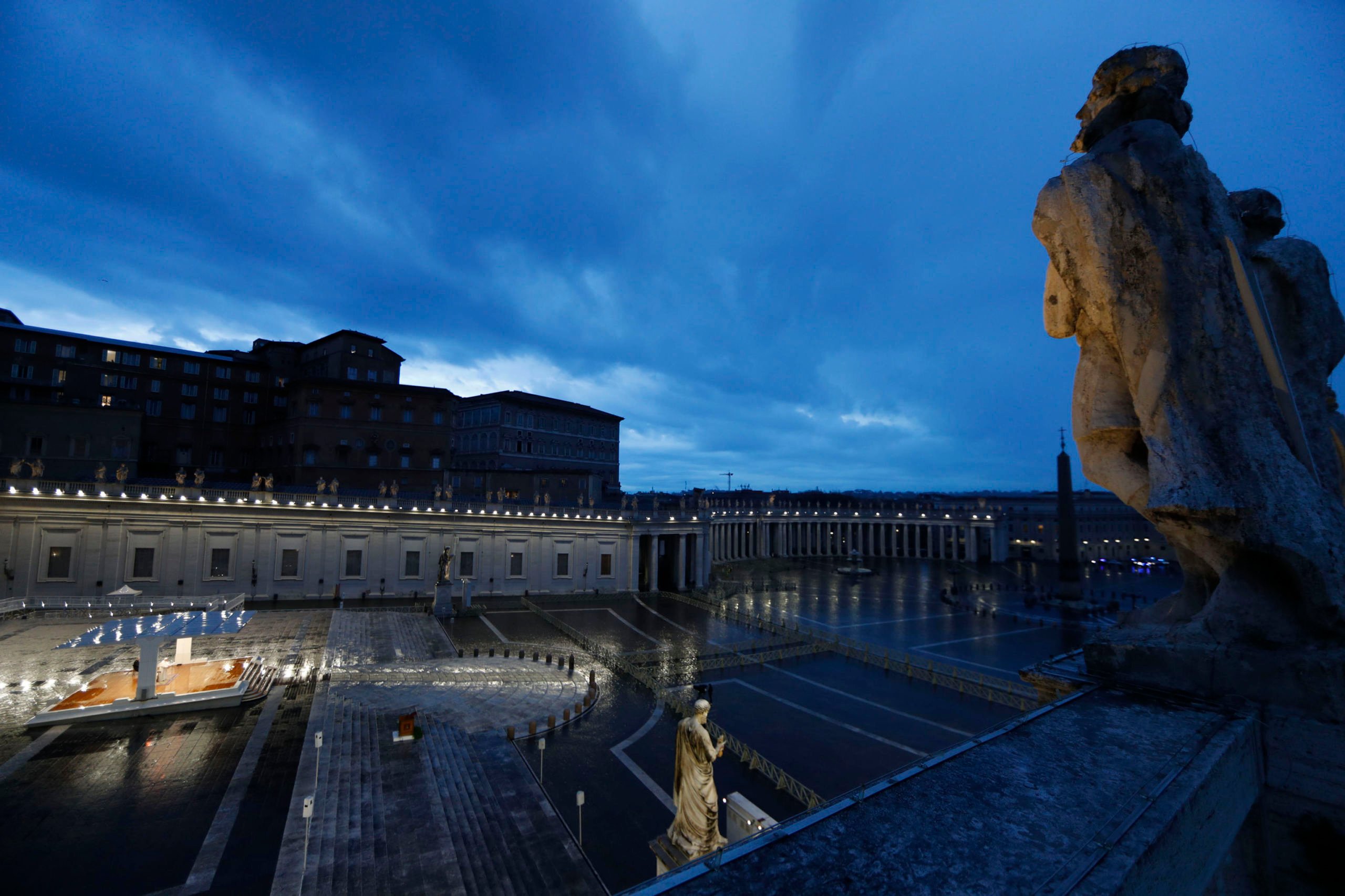 Coronavirus la benedizione di Bergoglio foto Ansa scaled Papa Bergoglio e il vuoto di Piazza San Pietro. Un’idea di Dio, fra cinema e sacro